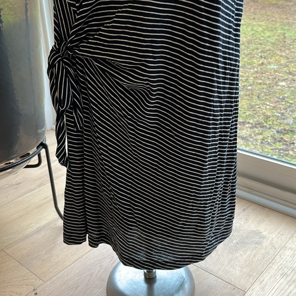 VGUC Vince dress - Picture 7 of 11